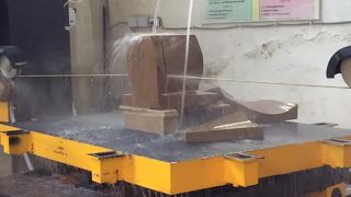 آلة المنشار السلكي الماسي CNC الأوتوماتيكية ذات 5 محاور لقطع وتشكيل كتل الرخام الجرانيت