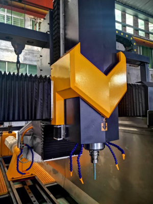 عالية الدقة 4 محور CNC العمود حفر آلة 7.5kw
