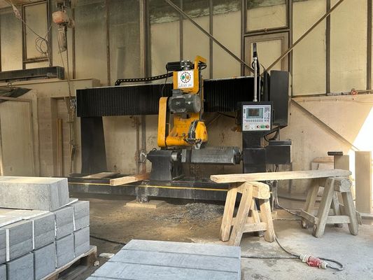 آلة قطع أعمدة الدرابزين قطعتين