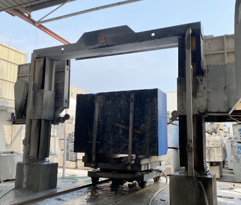 1300*2500mm Trolley Stone Machine لتقسيم الكتل واستهلاك المياه 4m3/H