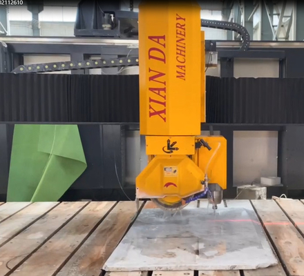 4 محور ربط نظام CNC أوتوماتيكي الجسر قطع آلة