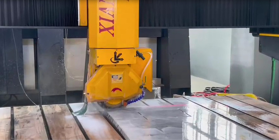4 محور ربط نظام CNC أوتوماتيكي الجسر قطع آلة