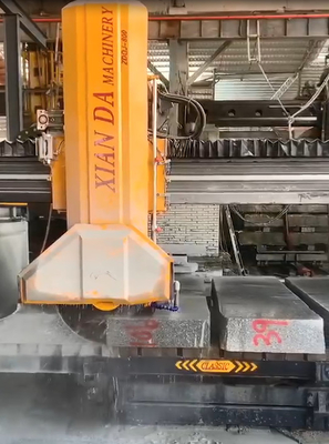 استهلاك المياه 3m3 / h Xianda حجر شظايا قطع آلة للقطع الدقيق
