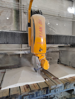 شياندا العلامة التجارية الإيطالية النظام 5 محور CNC الجسر رأس آلي الرخام الجرانيت الكوارتز شرائح طحن الآلات مطبخ المغسلة سطح العمل صنع حجر قطع آلة مصنع السعر