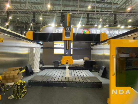 5 محور CNC راوتر مع 20 كيلوواط BT40 محور حقيقي 5 محورات التحكم في وقت واحد وتصميم الجدول الهجين لقطع الحجر الدقيق