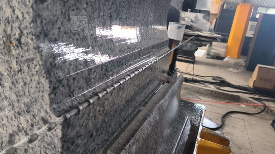 آلة قطع الشفرة الماسية الماكينات الحجرية 5 محور CNC الشفرة الماسية للشكل لقطع الحجر بكفاءة عالية