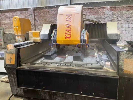 3 محور خطية آلة القطع CNC مع 220V الطاقة 15kw المحرك الرئيسي و 21.5kw الطاقة الإجمالية للدرابزين الجرانيت