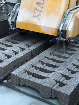 3 محور خطية آلة القطع CNC مع 220V الطاقة 15kw المحرك الرئيسي و 21.5kw الطاقة الإجمالية للدرابزين الجرانيت