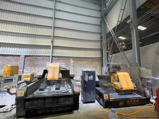 3 محور خطية آلة القطع CNC مع 220V الطاقة 15kw المحرك الرئيسي و 21.5kw الطاقة الإجمالية للدرابزين الجرانيت