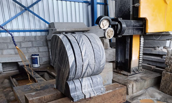 آلة قطع الأسلاك الماسية لتشكيل الأحجار (آلة قطع الأسلاك الماسية لتشكيل الأحجار على شكل شاهد قبر)