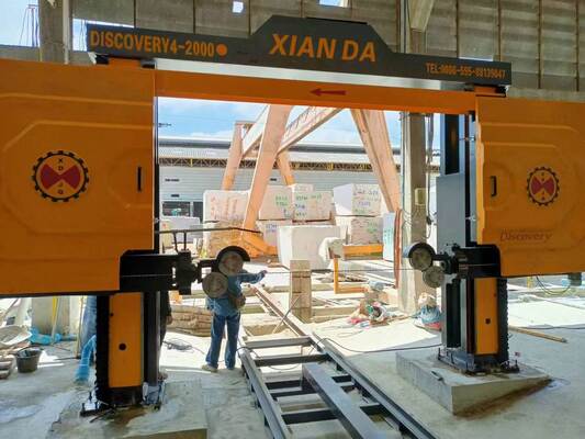 4- محور CNC الماسة سلك المنشار مع 360 درجة الجدول الدوار الخدمة، 16 سطح المنزلق و 28 رفع عجلة المتحركة للرخام والجرانيت