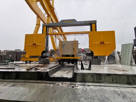 PLC التحكم الماسي سلك الشفرة مع محرك المسمار المتزامن ل 3000 × 3000 × 1500 مم حجر الرخام والجرانيت