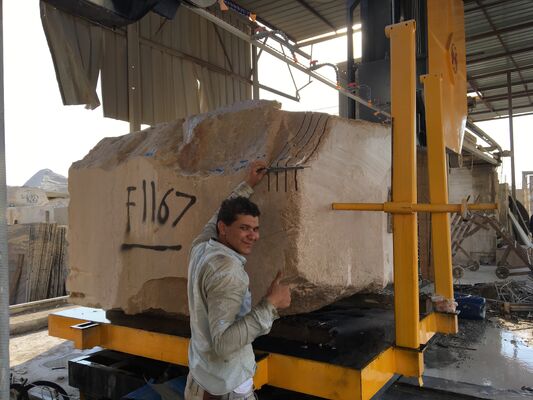 PLC التحكم الماسي سلك الشفرة مع محرك المسمار المتزامن ل 3000 × 3000 × 1500 مم حجر الرخام والجرانيت