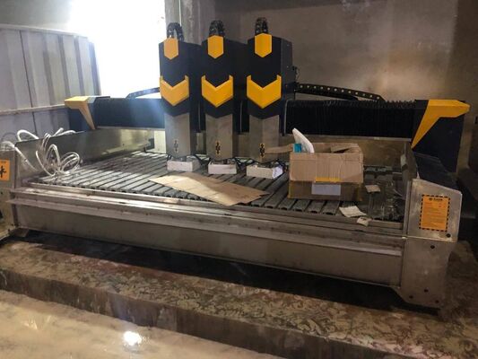 آلة حفر الحجر CNC مع دقة 0.02mm ، سرعة الهواء 15m / min ، والكهرباء تعمل للحجر الرصيف اللمس