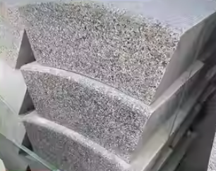 آلة قطع سلك ألماس CNC عمودية مع دوران 360 درجة لقطع المنحنيات في الجرانيت والرخام | قوة محرك 7.5-15 كيلو واط وحمولة طاولة عمل 3+3 طن