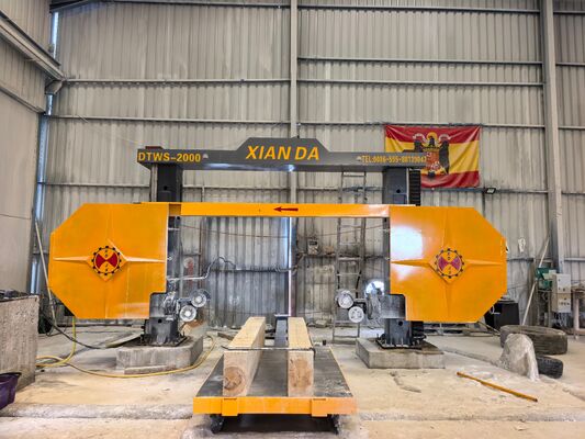 آلة قطع سلك الماس CNC DTWS-2000SA بدقة قطع عالية ودوران 360 درجة لتشكيل الحجر