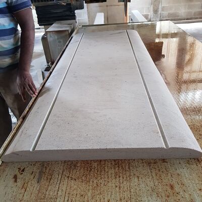 آلة تشكيل الحجر CNC بشفرتين مزدوجتين لقطع عالي الدقة وقابلية تكرار وطاولة دوارة اختيارية لإنتاج الحجر المخصص