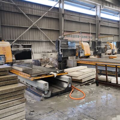 آلة تشكيل الحجر CNC بشفرتين مزدوجتين لقطع عالي الدقة وقابلية تكرار وطاولة دوارة اختيارية لإنتاج الحجر المخصص