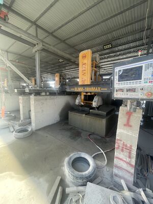 آلة قطع وطحن خطية من النوع الجسري CNC بنظام CNC ثلاثي المحاور لطول معالجة أقصى 3500 مم وشهادة CE ISO9001