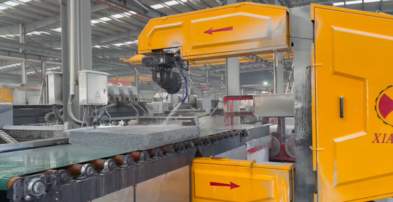 آلة CNC العمودية لقطة الأسلاك الماسية مع 0-360 درجة محور A الدوران الكامل، المغناطيس الدائم المحرك الرئيسي، وسرعة الأسلاك عالية قابلة للتعديل 20-40m / s