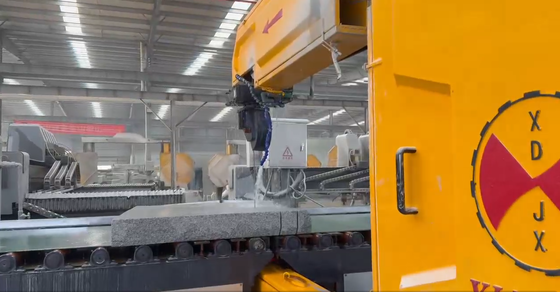 آلة CNC العمودية لقطة الأسلاك الماسية مع 0-360 درجة محور A الدوران الكامل، المغناطيس الدائم المحرك الرئيسي، وسرعة الأسلاك عالية قابلة للتعديل 20-40m / s
