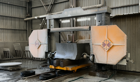 XIAN DA DTWS-1500/2000 CNC تصميم الملفات الشخصية الماسة سلك الشفرة الماكينة للرخام والجرانيت المنحني قطع طاولة العمل 0-360 ° الدوران