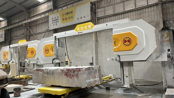 ماكينة منشار سلكي ماسي رباعية المحاور بنظام CNC بأقصى حجم معالجة 2500×3000×1500 مم ومخفض سرعة عالي الدقة ومحرك سيرفو