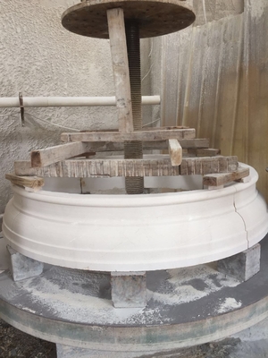 العمود غطاء قاعدة الحجر آلة قطع 2500mm